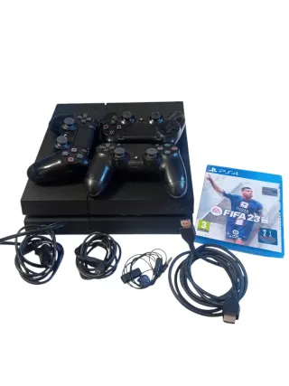 PS4 + 3 mandos + FIFA 23 + cables completo