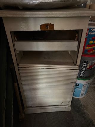 Mueble roble con persiana para restaurar