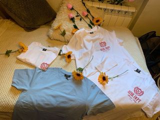 Camisetas chic blancas y azules Chic@s