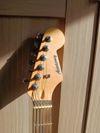 Guitarra Eléctrica Roja