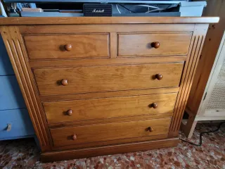 Cómoda rústica de madera