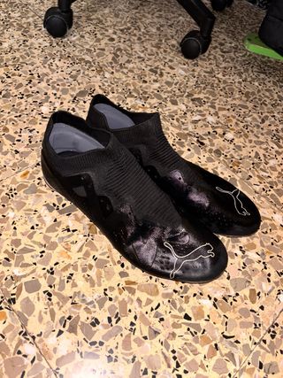 Botas de fútbol Puma negras cesped artificial