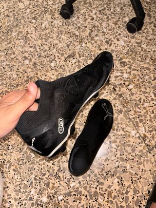 Botas de fútbol Puma negras cesped artificial