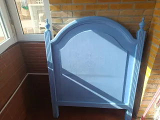 Mesilla de noche azul vintage