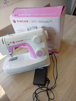 Máquina de Coser Singer 323L Serenade