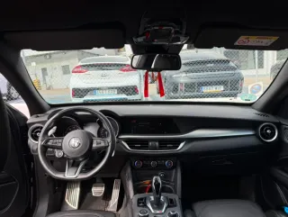 Alfa Romeo Stelvio 2021