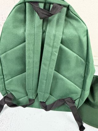 Mochila Panama Jack y gorra verde