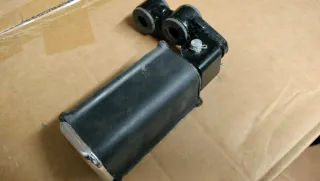 Reposapiés nuevo y original para Yamaha SR