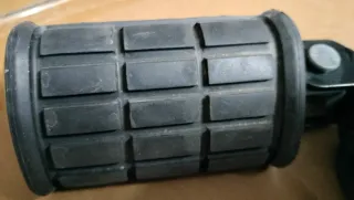 Reposapiés nuevo y original para Yamaha SR