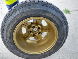 Llantas de aleación doradas mercedes Benz