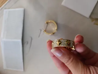 Orecchini Guess donna semicerchio oro