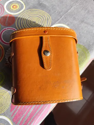 Prismáticos vintage con estuche
