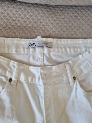 Pantalones vaqueros blancos Zara