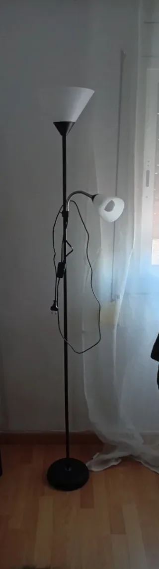 Lámpara de pie moderna