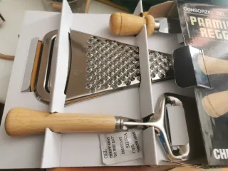 Set Taglia formaggio