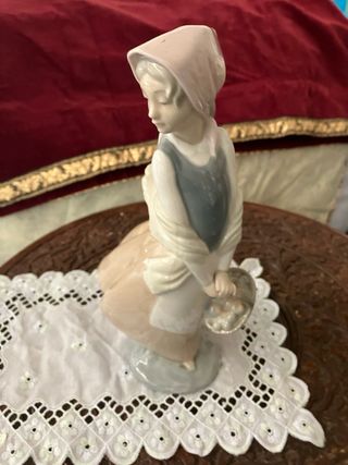 Porcelana Lladro Nao. Niña.10€ Bonita figura.