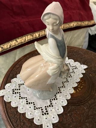 Porcelana Lladro Nao. Niña.10€ Bonita figura.