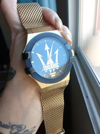 Reloj Maserati Dorado y Negro