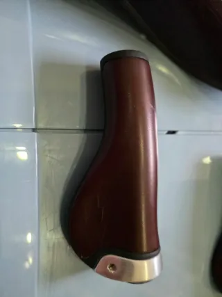 Asiento y puños Brooks de cuero