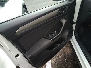 Volkswagen T-Roc Advance R-Line 1.0 TSI 81 kW (110 CV)