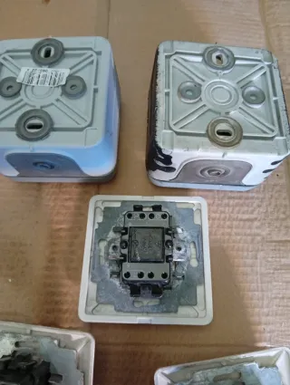 Interruptores de luz varios