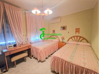 Casa adosada en venta en Carolina (La)