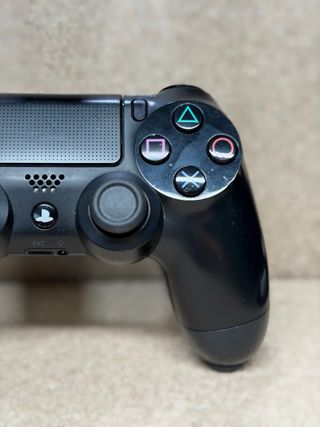 Mando PS4 Negro con Joysticks Magnéticos