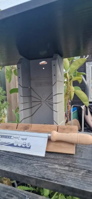 Kit ingletadora y mini sierra Dexter