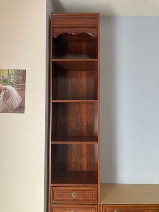 Librería de madera estilo clásico