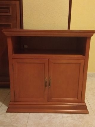Mesa auxiliar TV madera