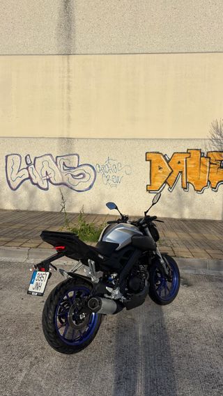 Yamaha MT-125 Naked Gris y Azul