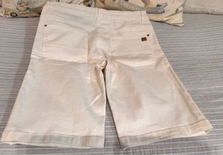 Bermuda blanca 5 bolsillos Kids. Talla 13/14