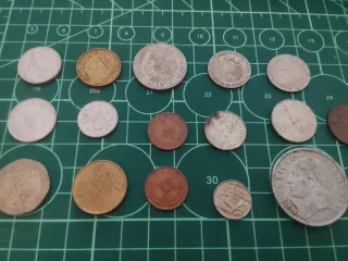 16 Monedas Antiguas Variadas del Mundo