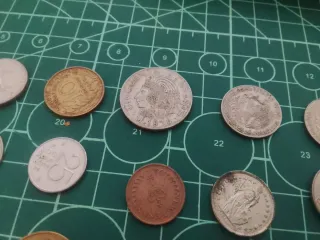 16 Monedas Antiguas Variadas del Mundo
