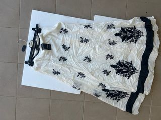 Falda Tintoretto blanca bordada