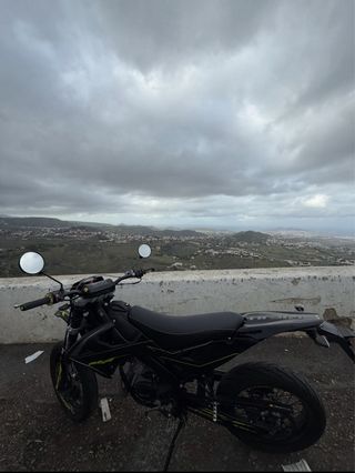 Rieju Mrt 50cc Trophy Negra/Amarilla Supermotard