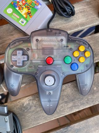 Consola Nintendo N64 Negra con mando