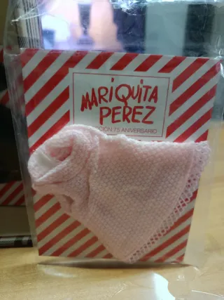 Muñequita antigua  Pérez con ropita baúl almario