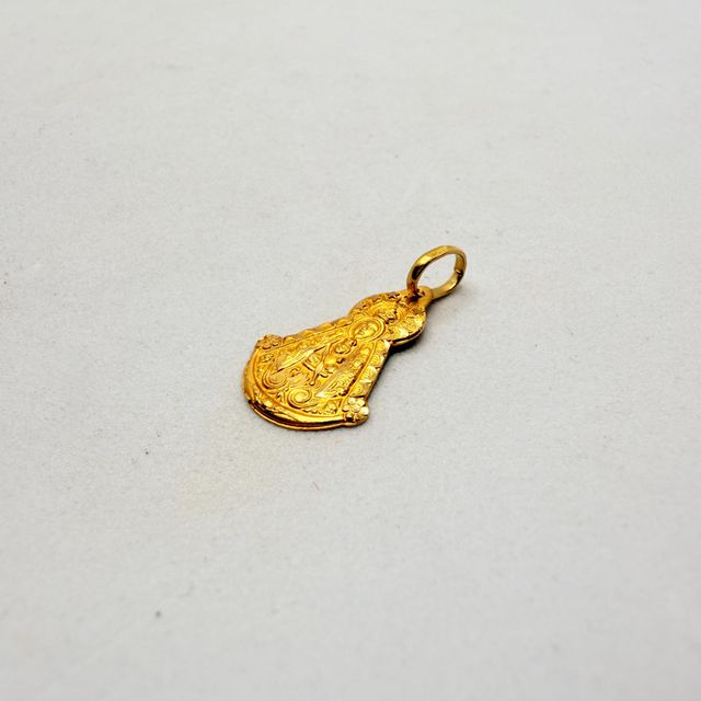 Colgante Virgen de oro de 18k, 1.31 g.