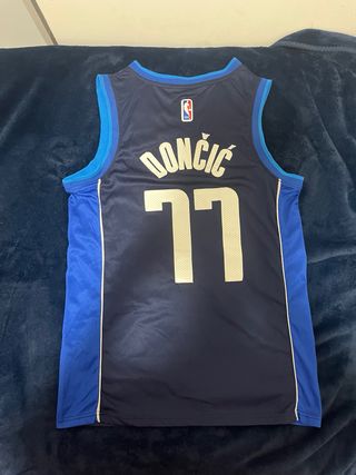 Camiseta Nike NBA Mavericks Doncic 77