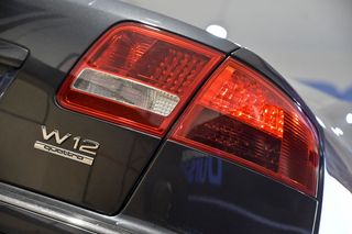 Audi A8   6.0 Quattro Tiptronic