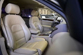 Audi A8   6.0 Quattro Tiptronic