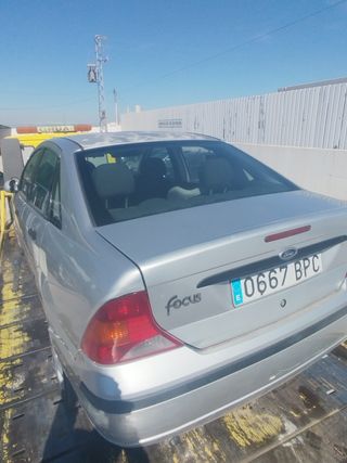 Ford Focus 1.6 16V Sedán Gasolina 2001