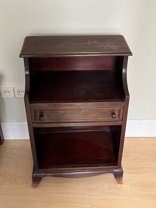 Mesitas de noche de madera. Sin dos