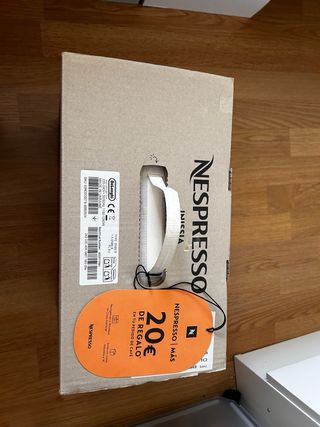 Cafetera Nespresso Inissia DeLonghi Negra