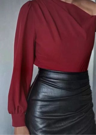 Blusa roja de manga larga