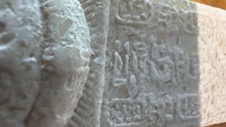 Figuras Egipcias: Faraón y Obelisco