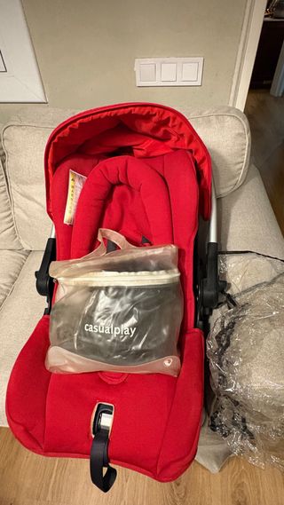 Silla de coche / Portabebé Casualplay Roja