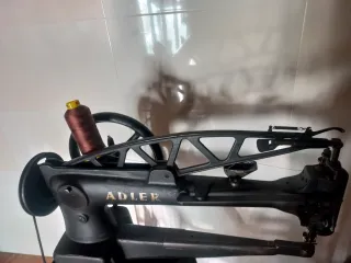 Máquina de coser Adler para zapatos y cuero