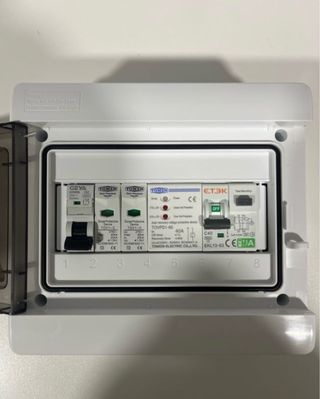 Cuadro protecciones para cargador coche eléctrico